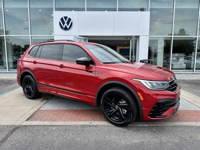 Used 2024 Volkswagen Tiguan SE R-Line