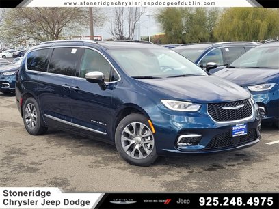 New 2025 Chrysler Pacifica Pinnacle