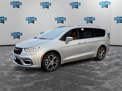 New 2024 Chrysler Pacifica Pinnacle