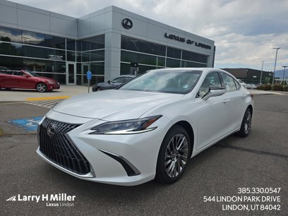 New 2025 Lexus ES 300h w/ Luxury Package