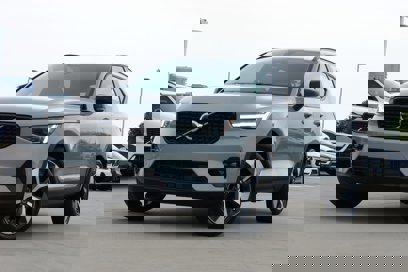 New 2025 Volvo XC40 B5 Plus w/ Protection Package Premier