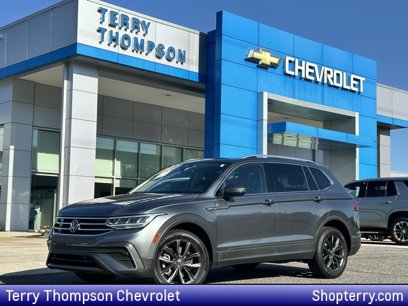 Used 2022 Volkswagen Tiguan SE w/ Panoramic Sunroof Package