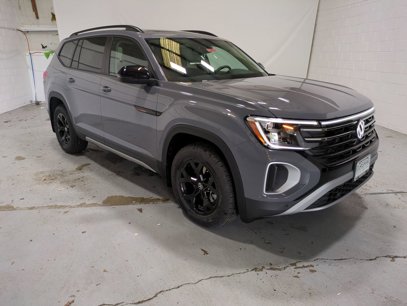 New 2025 Volkswagen Atlas Peak Edition SE