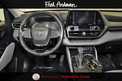 Used 2021 Toyota Highlander LE