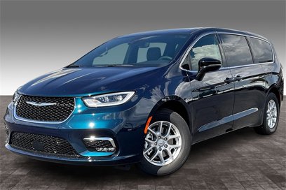 New 2025 Chrysler Pacifica Select