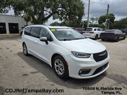 Used 2023 Chrysler Pacifica Limited