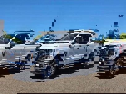 New 2025 Ford F350 XLT w/ 360-Degree Camera Package