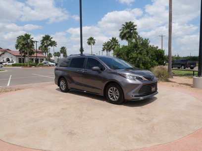 Used 2022 Toyota Sienna XLE
