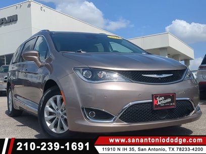 Used 2018 Chrysler Pacifica Touring-L Plus w/ Advanced Safetytec Group