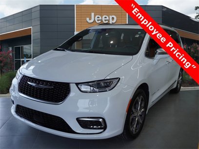 New 2024 Chrysler Pacifica Pinnacle w/ Trailer Tow Group