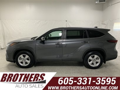 Used 2024 Toyota Highlander LE