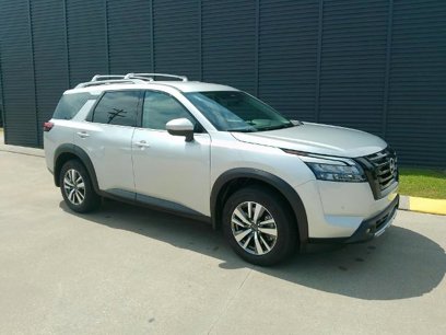 Certified 2025 Nissan Pathfinder SL w/ Black Appearance Package