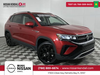 Used 2024 Volkswagen Taos SE w/ Panoramic Sunroof Package