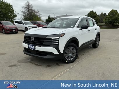 New 2025 Nissan Kicks S