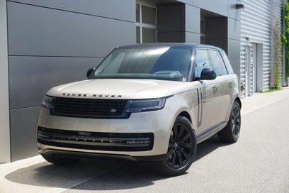 New 2025 Land Rover Range Rover SE