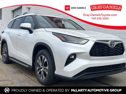 New 2025 Toyota Highlander XLE