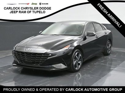 Used 2021 Hyundai Elantra Limited w/ Preferred Accessory Package