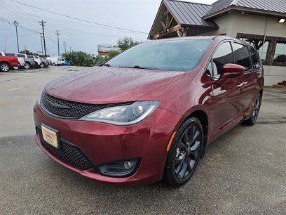 Used 2020 Chrysler Pacifica Touring w/ S Appearance Package