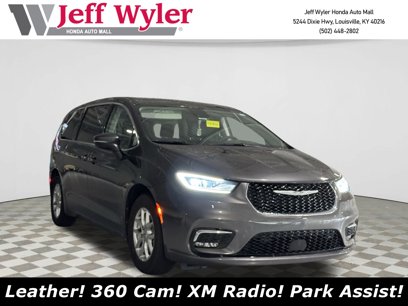 Used 2023 Chrysler Pacifica Touring-L