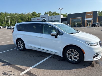 Used 2023 Chrysler Pacifica Limited