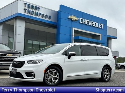 Used 2023 Chrysler Pacifica Limited