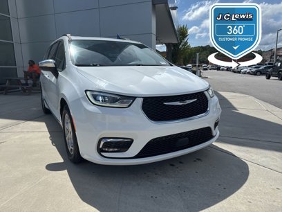 Used 2023 Chrysler Pacifica Limited