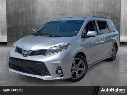 Used 2018 Toyota Sienna SE