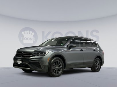 Used 2022 Volkswagen Tiguan SE w/ Panoramic Sunroof Package