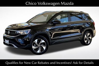 Used 2024 Volkswagen Taos SE w/ Panoramic Sunroof Package