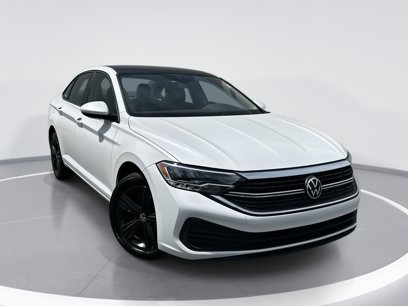 Used 2024 Volkswagen Jetta SE w/ Panoramic Sunroof Package