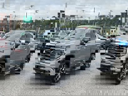 New 2025 GMC Sierra 1500 SLT w/ SLT Premium Package
