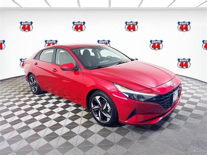 Used 2023 Hyundai Elantra SEL w/ Convenience Package