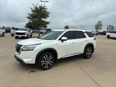 Used 2024 Nissan Pathfinder Platinum w/ Cargo Package