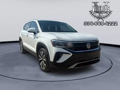 Used 2022 Volkswagen Taos SE w/ Panoramic Sunroof Package