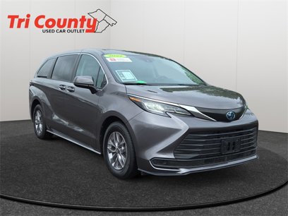 Certified 2022 Toyota Sienna LE