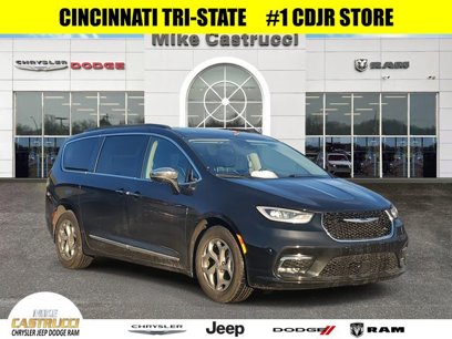 Used 2023 Chrysler Pacifica Limited
