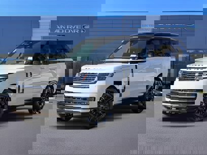 New 2025 Land Rover Range Rover SE