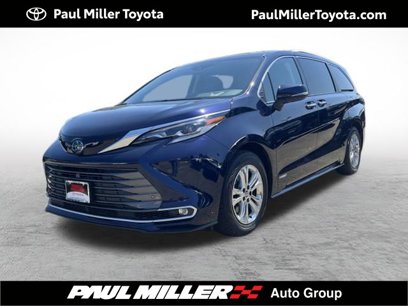 Certified 2021 Toyota Sienna Platinum