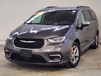 Used 2023 Chrysler Pacifica Limited