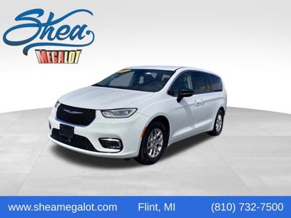 Used 2024 Chrysler Pacifica Touring-L