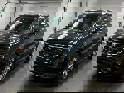 New 2025 Cadillac XT4 Premium Luxury w/ Cold Weather Package
