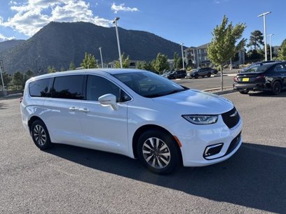 Used 2022 Chrysler Pacifica Touring-L