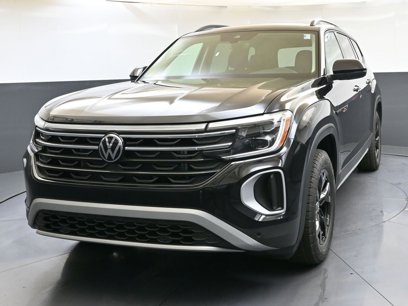 New 2025 Volkswagen Atlas Peak Edition SE