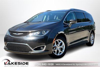 Used 2019 Chrysler Pacifica Touring-L Plus w/ Tire & Wheel Group