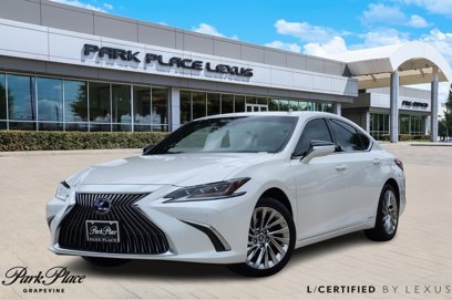 Used 2021 Lexus ES 300h Ultra Luxury w/ Accessory Package 2