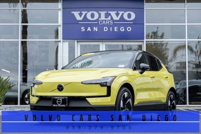 New 2025 Volvo EX30 Ultra w/ Climate Package