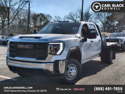 New 2025 GMC Sierra 3500 Pro w/ Convenience Package