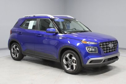Certified 2022 Hyundai Venue Limited w/ Cargo Package