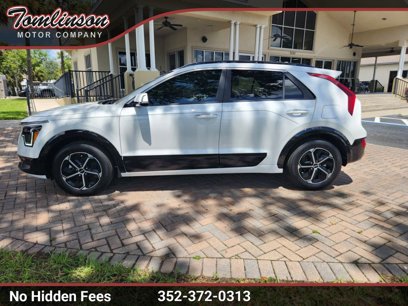 Used 2025 Kia Niro SX