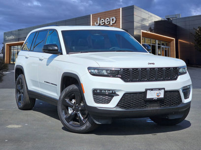 New 2025 Jeep Grand Cherokee Limited w/ Black Appearance Package